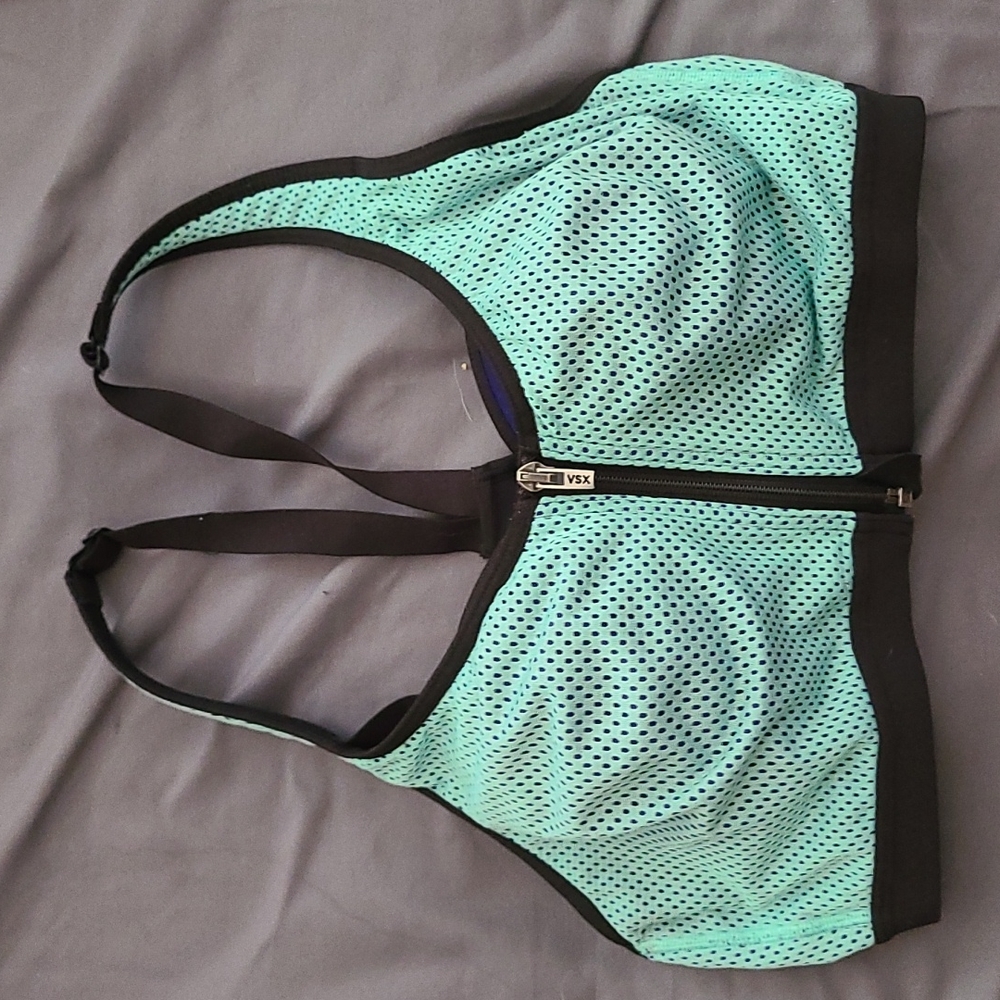 Size 36C victoria Secret Sports Bra